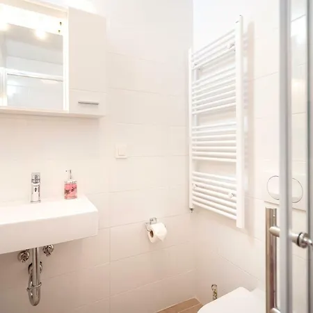 Velada Center 흐바르