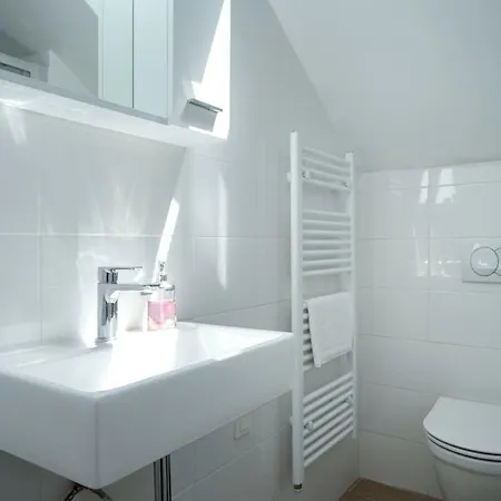 Velada Center * フヴァル