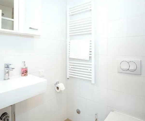 Velada Center شقة هفار